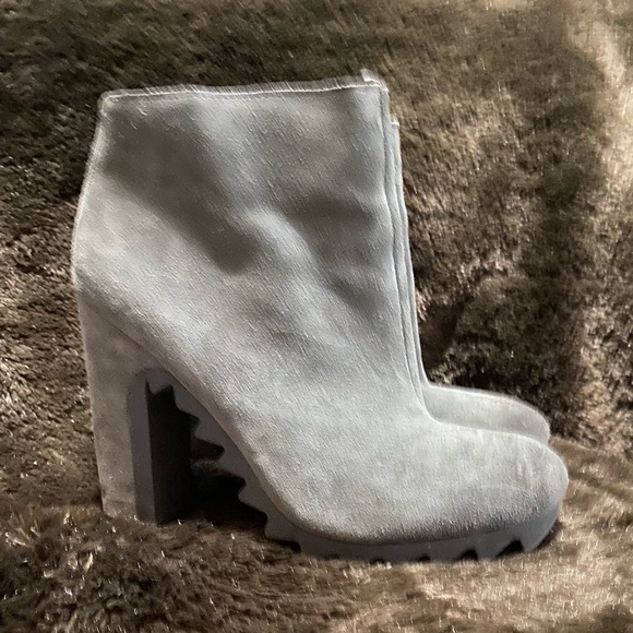 Grey Booties 👢 - Picture 3 of 9